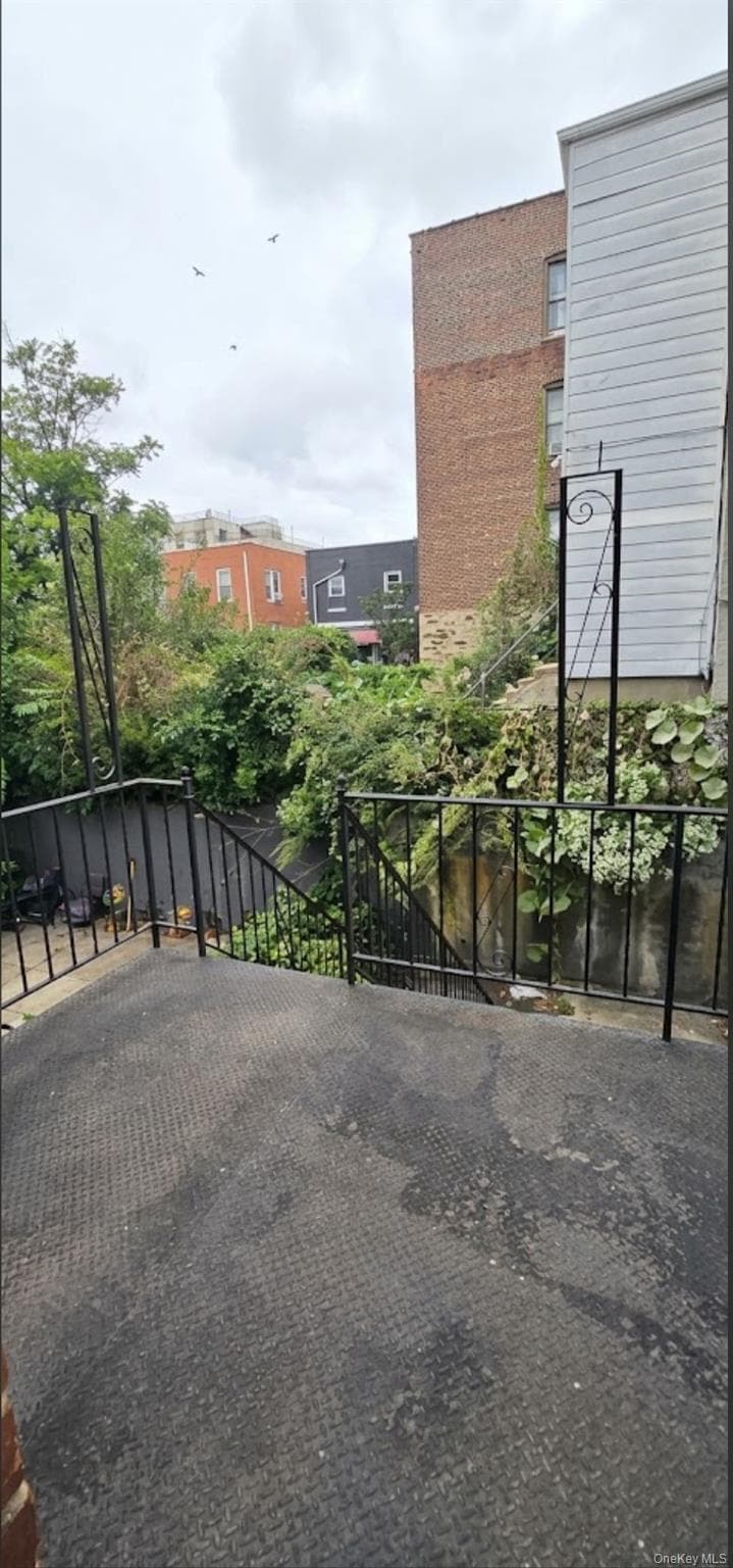 873 E 216th Street thumbnail 25
