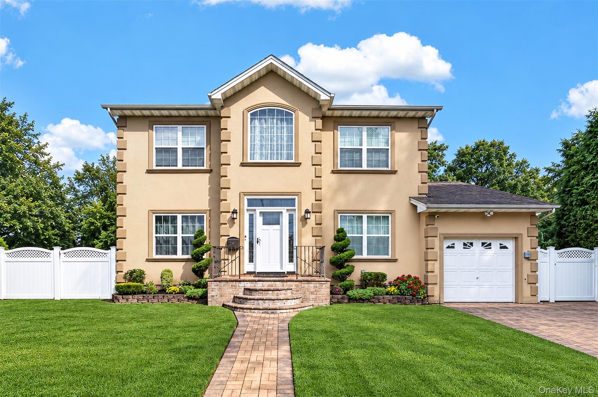 1001 Orion Court, Merrick