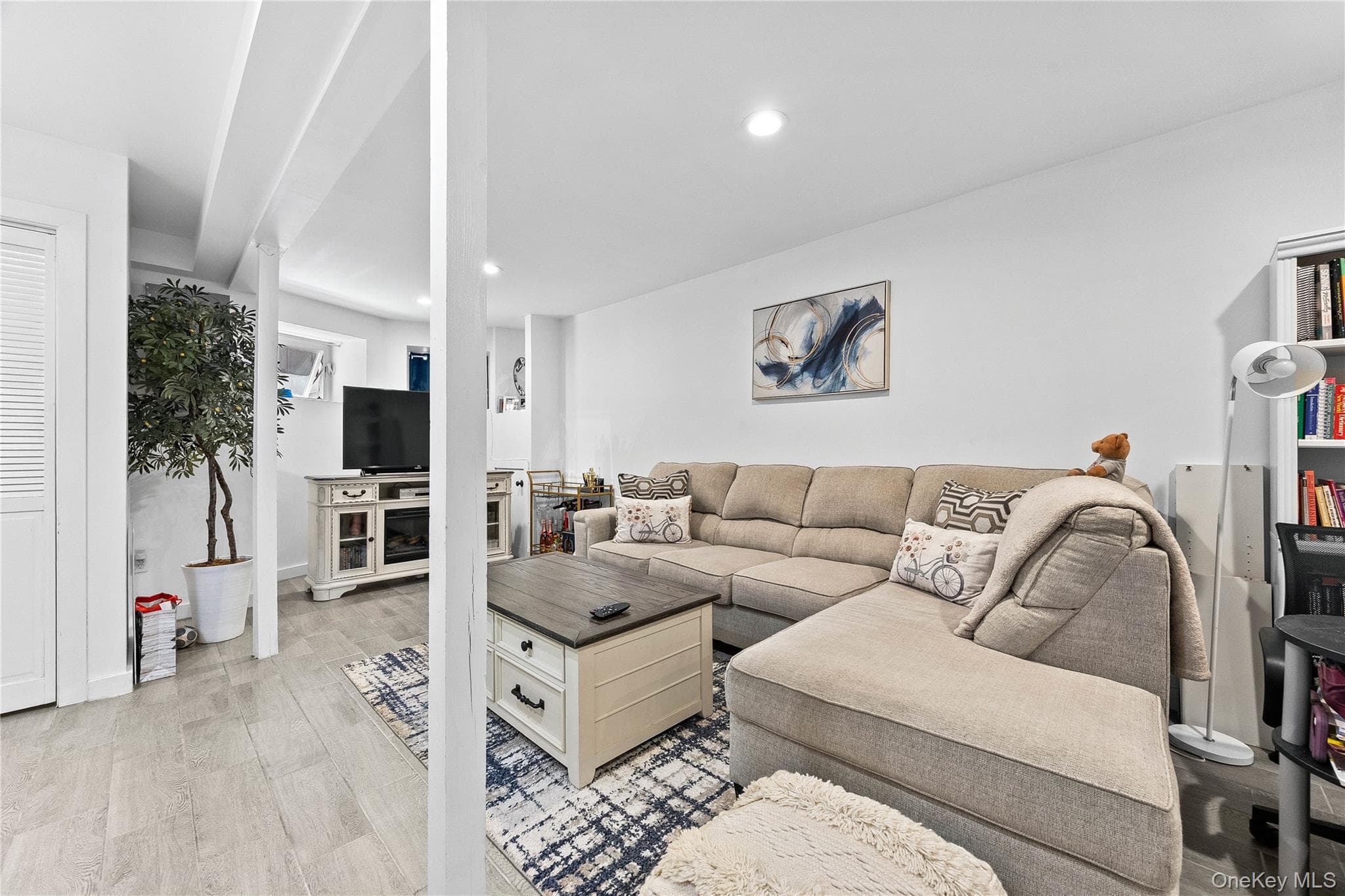 203 E Prospect Avenue thumbnail 18