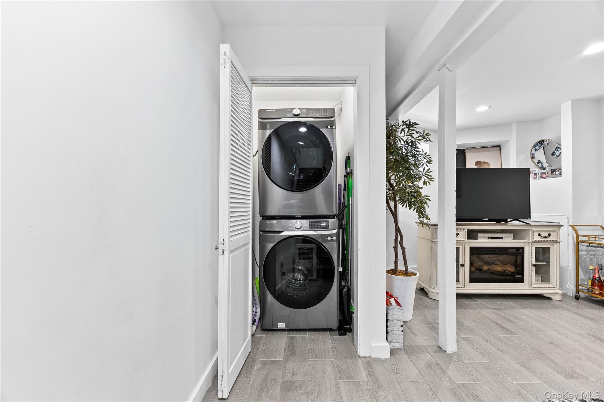 203 E Prospect Avenue thumbnail 20