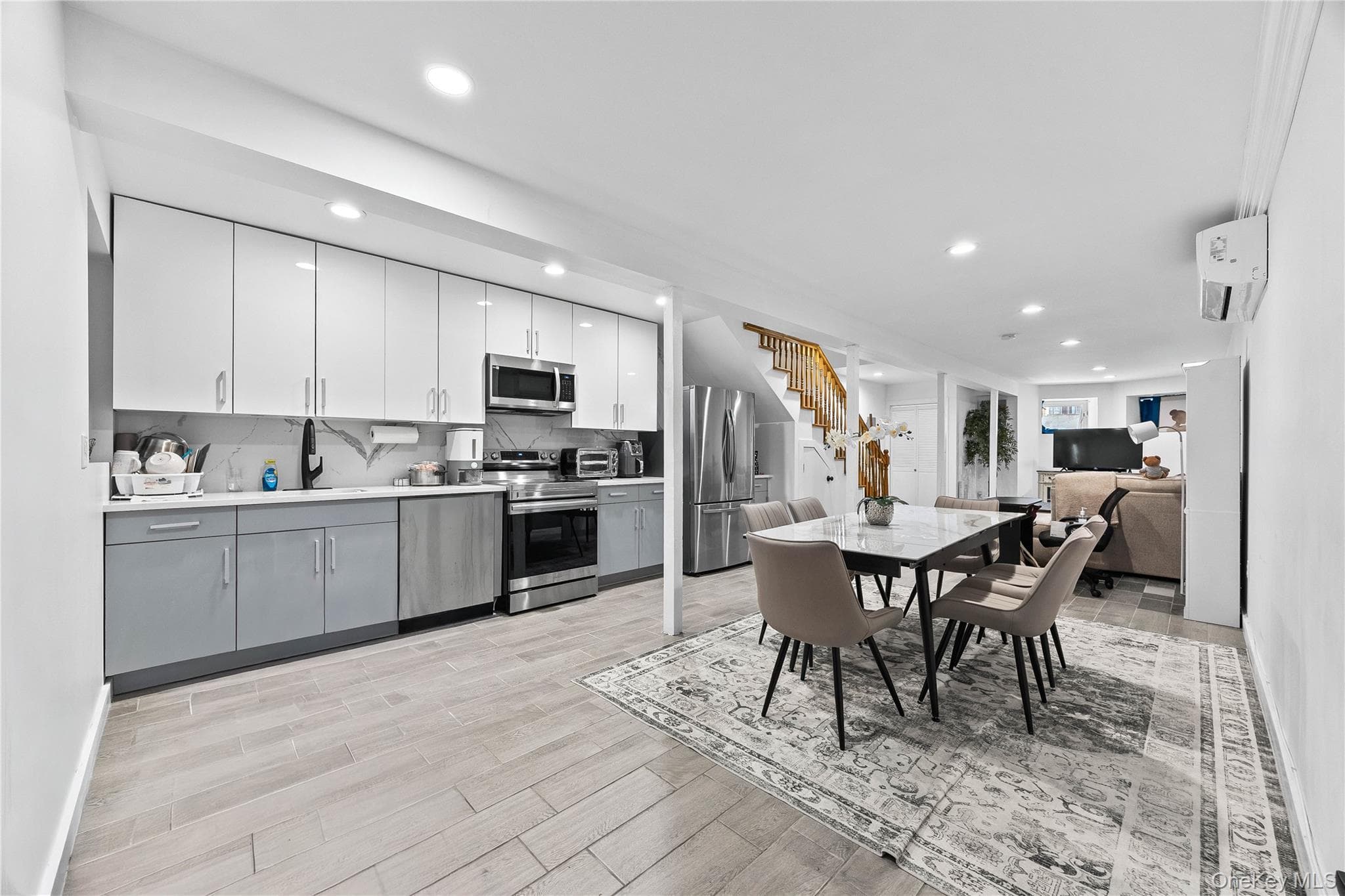 203 E Prospect Avenue thumbnail 16