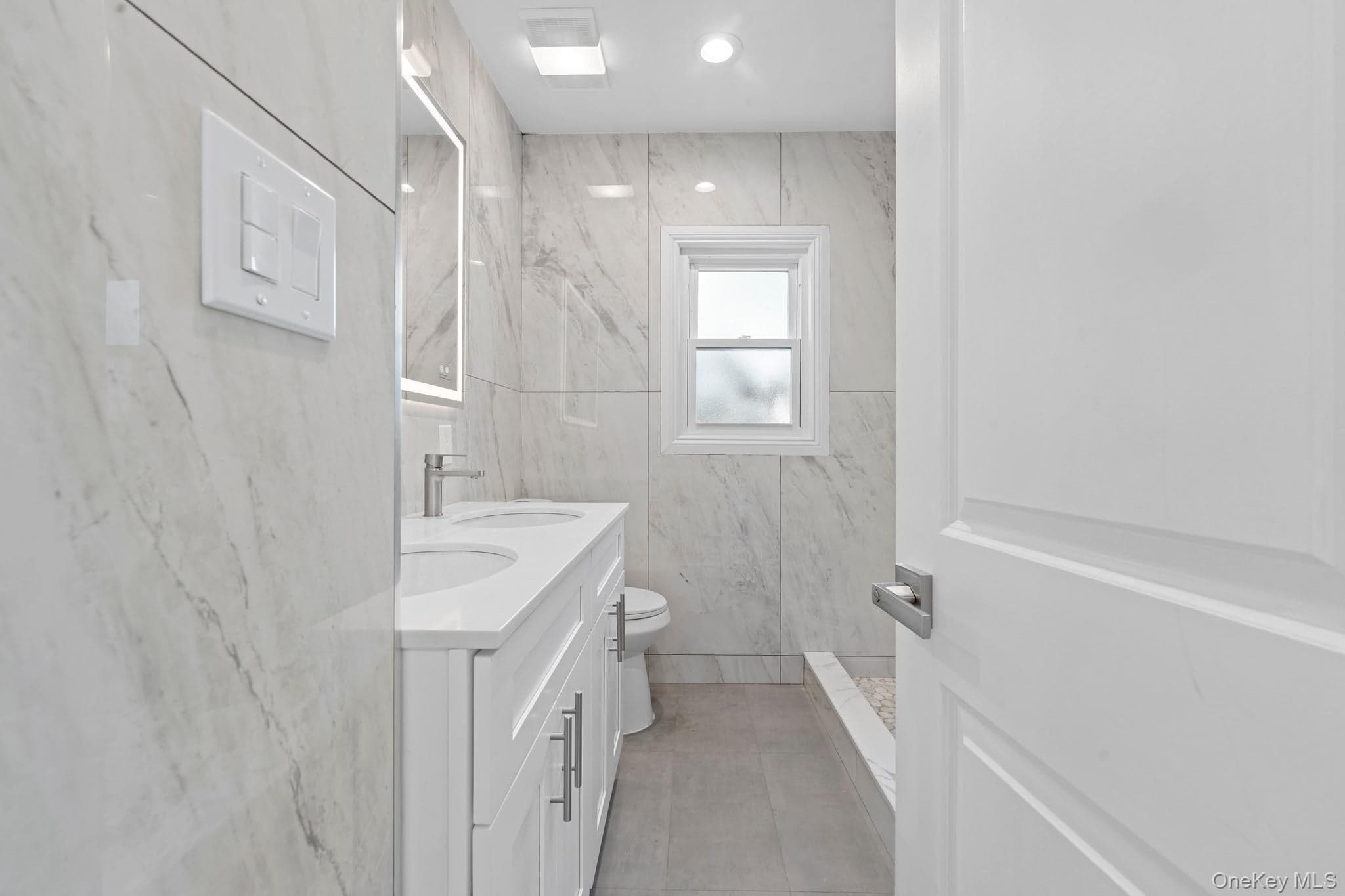 2 Fordham Place Pl thumbnail 12