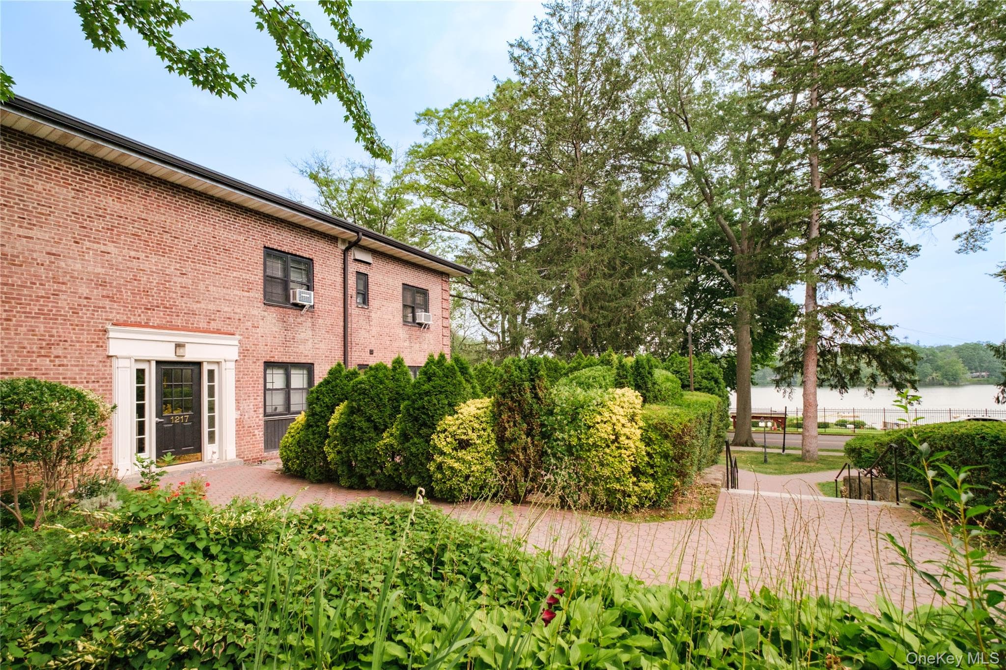 1217 California Road Unit: A-23, Eastchester