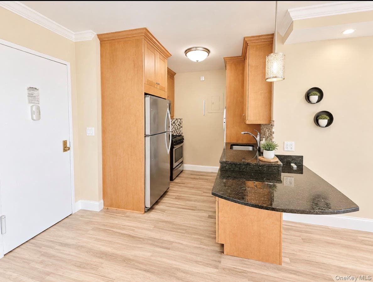 27110 Grand Central Parkway Unit: 30C thumbnail 8