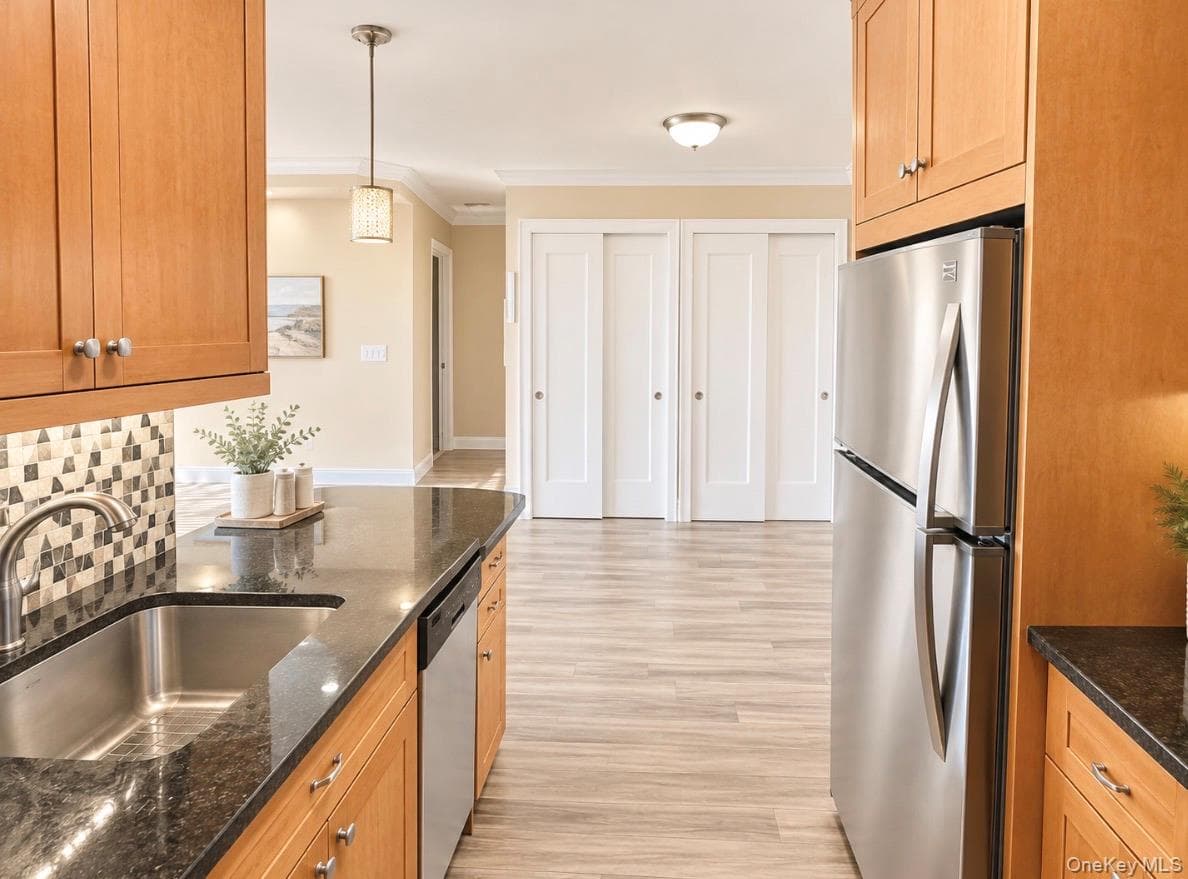 27110 Grand Central Parkway Unit: 30C thumbnail 7