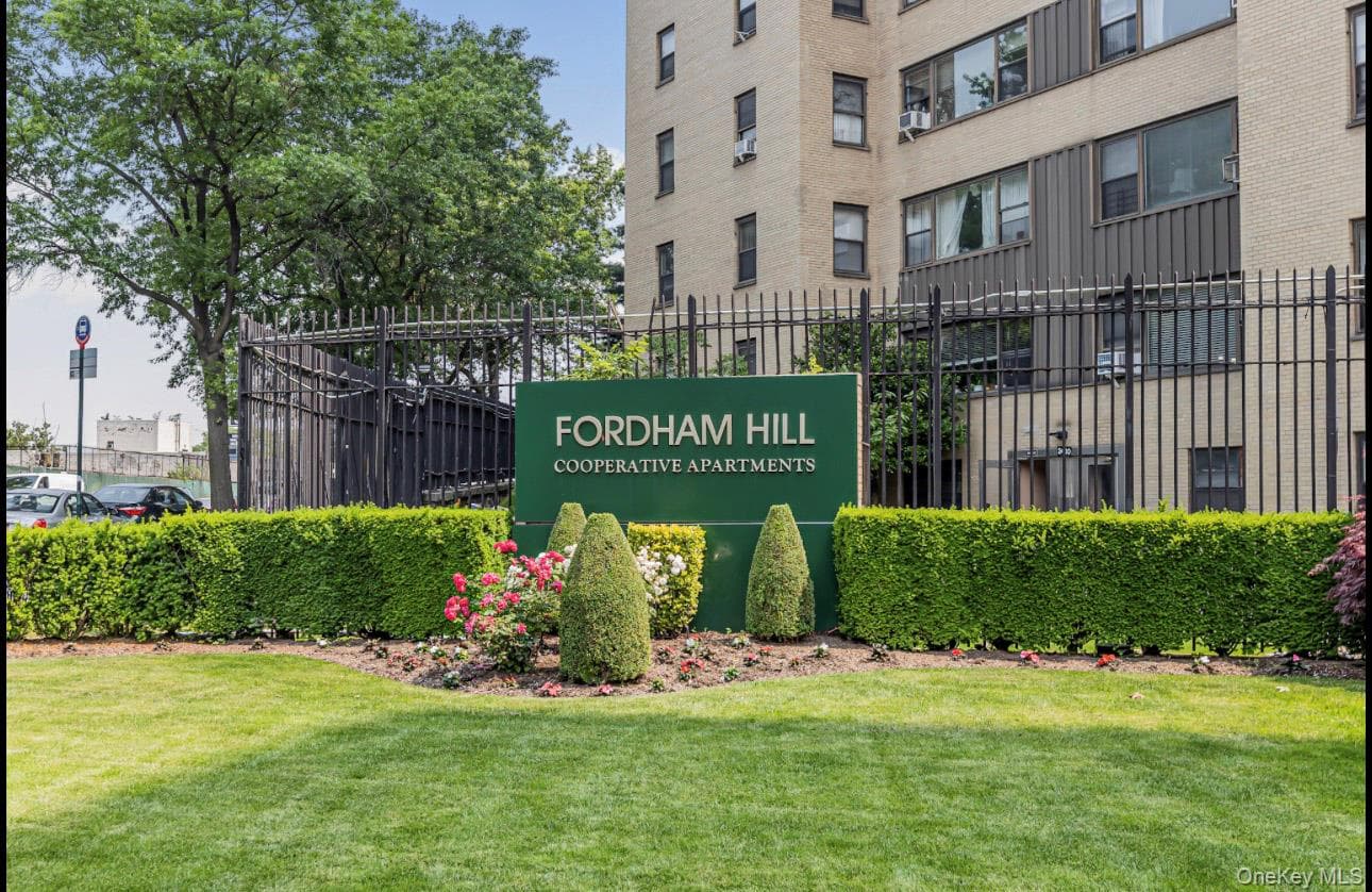 8 Fordham Oval Unit: 16B thumbnail 22