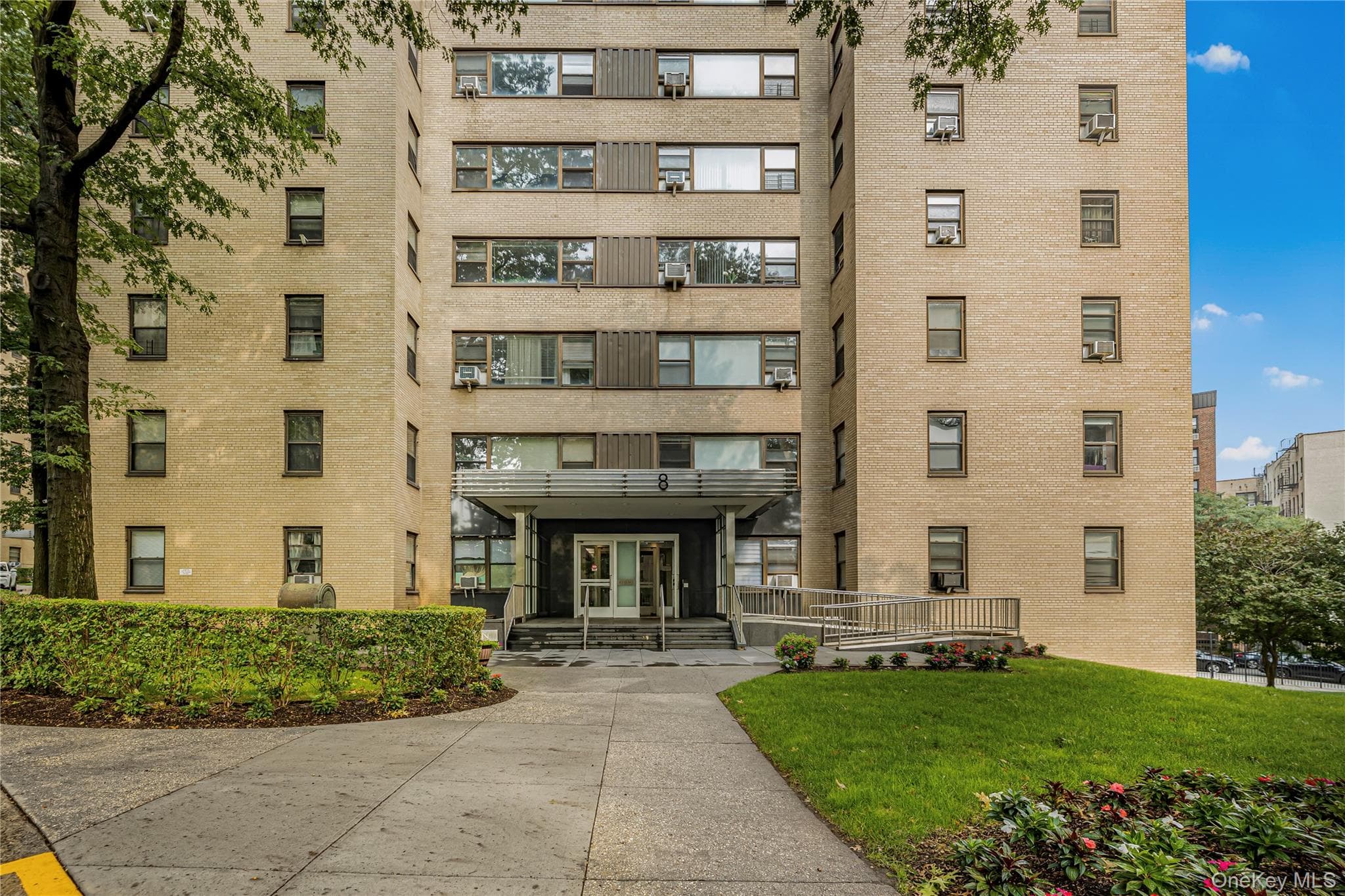 8 Fordham Oval Unit: 16B thumbnail 29