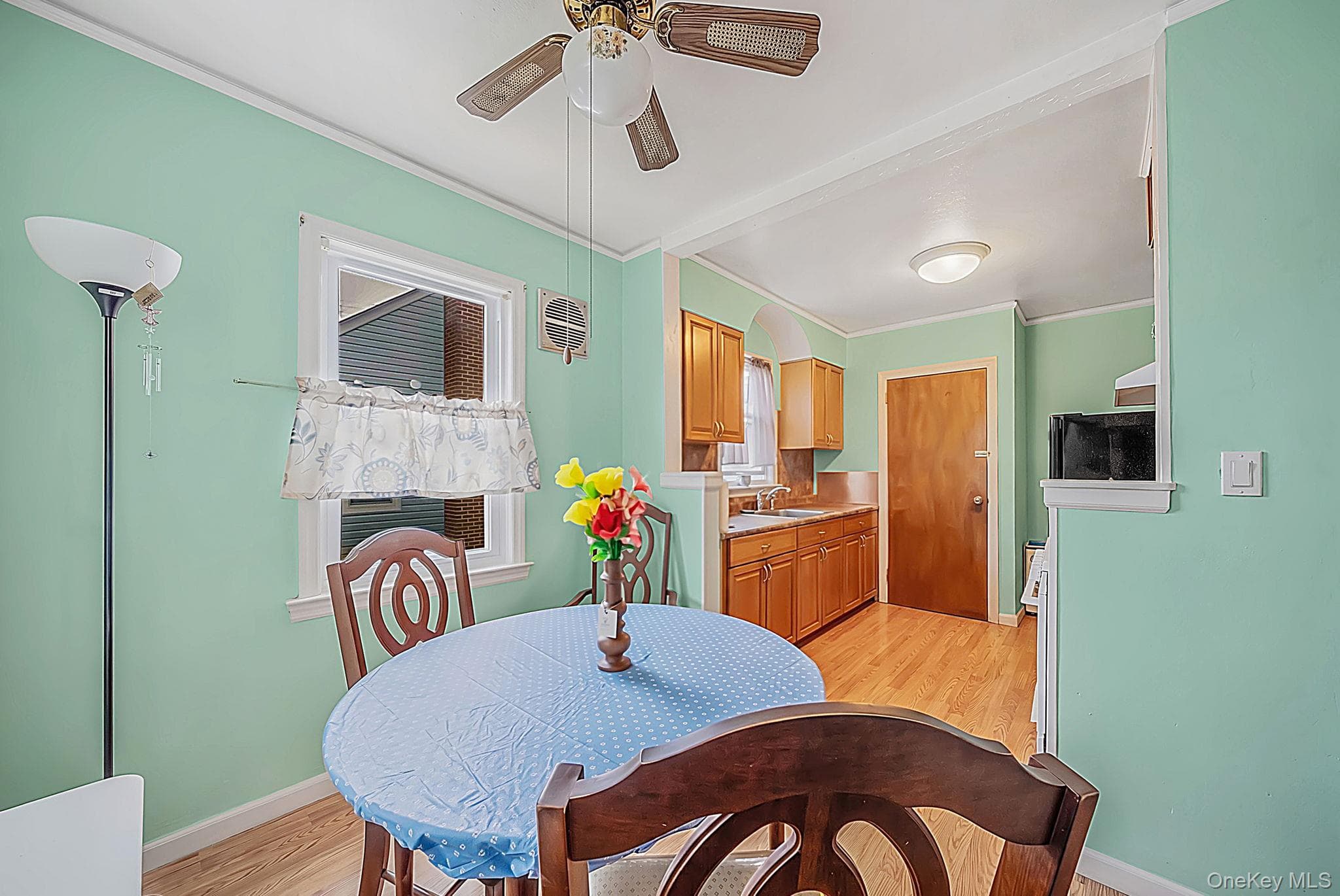 1111 Esther Street thumbnail 10