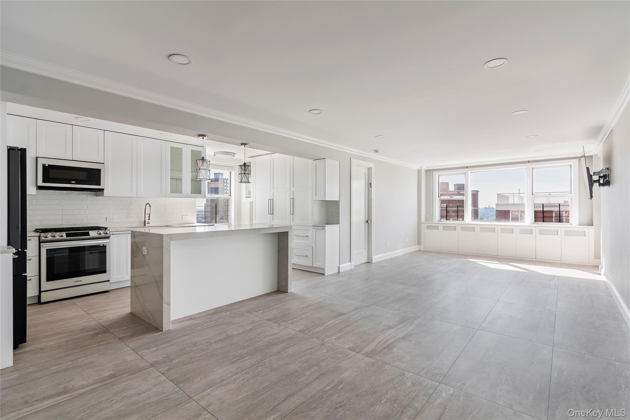 3755 Henry Hudson Parkway Unit: 14A thumbnail 2