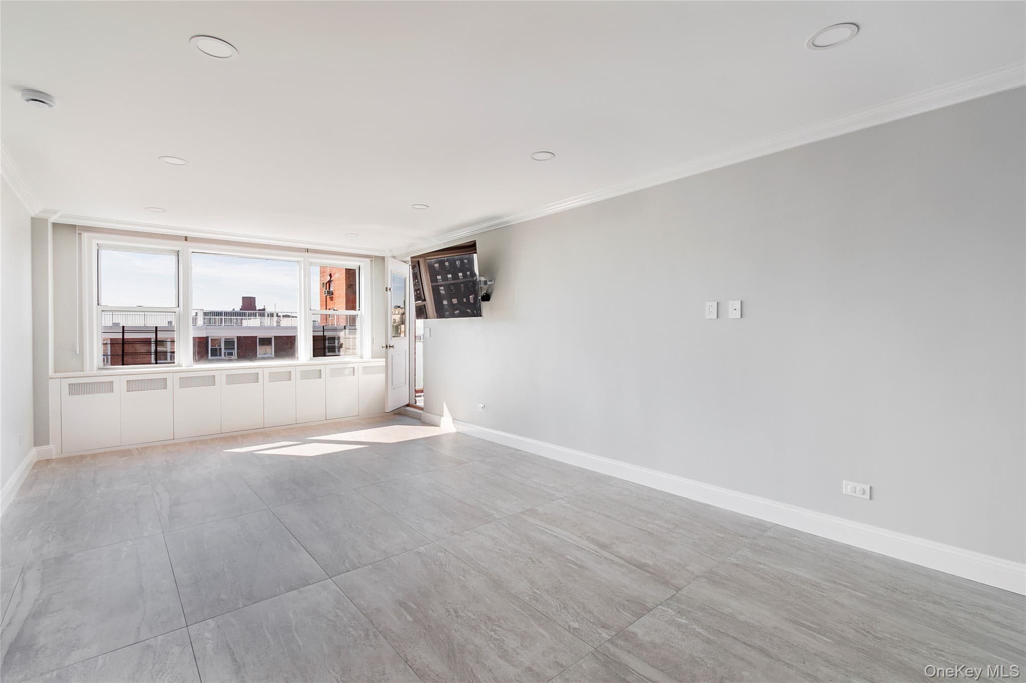 3755 Henry Hudson Parkway Unit: 14A thumbnail 4