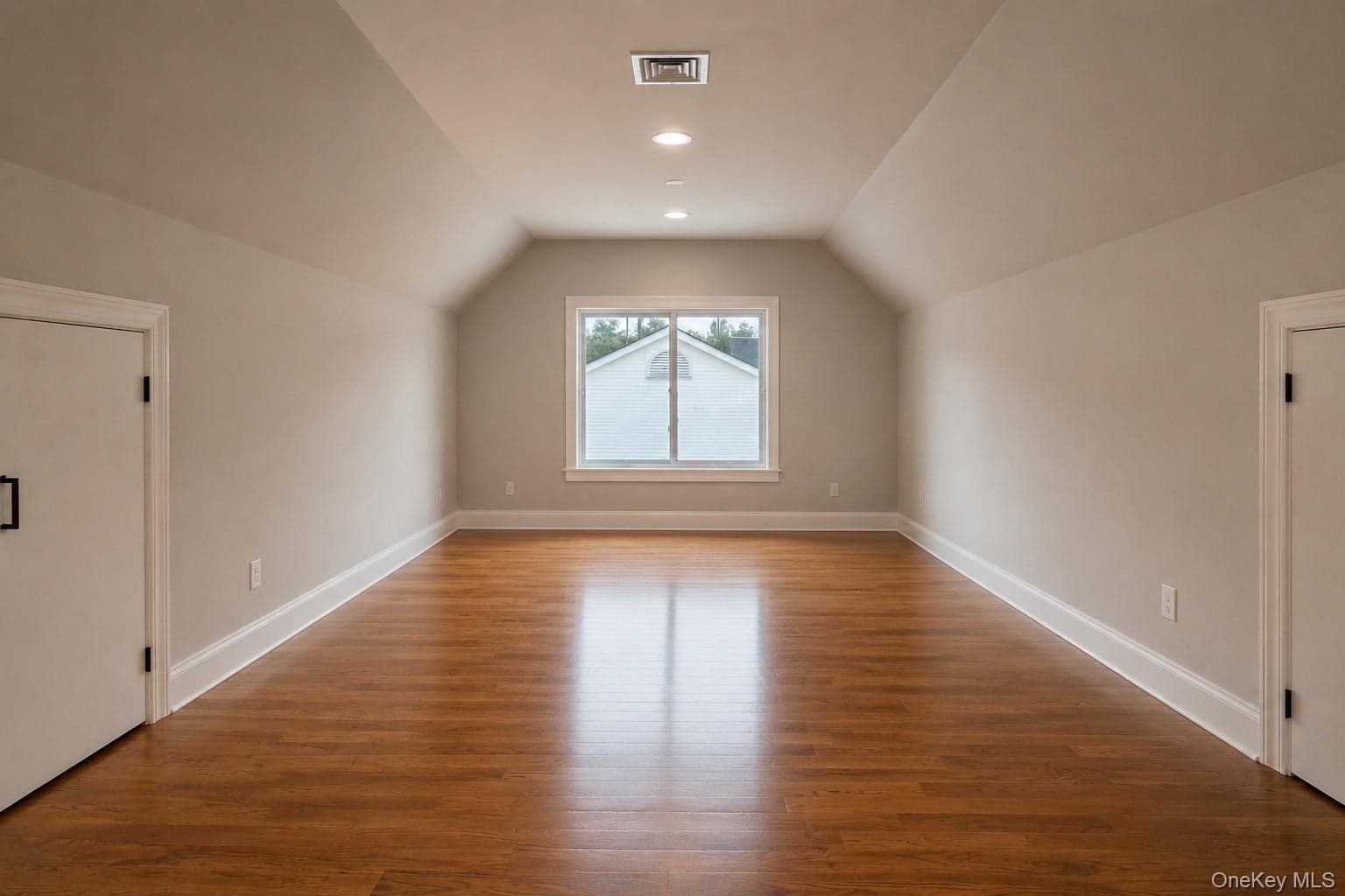 82 Vernon Avenue thumbnail 26