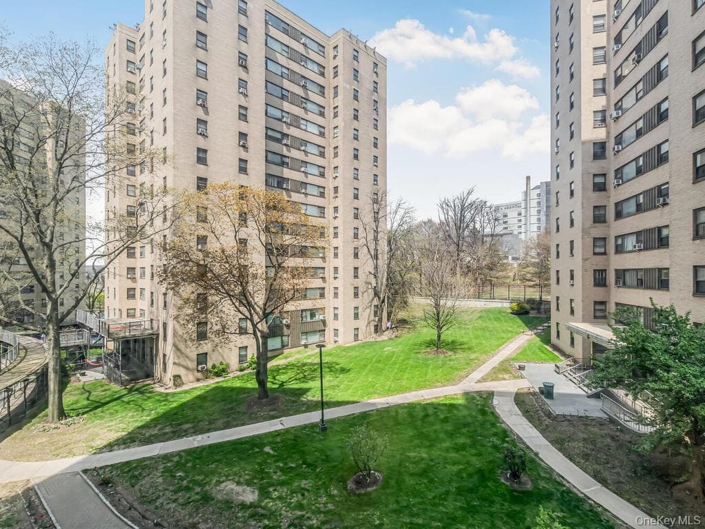 4 Fordham Hill Oval Unit: 1A thumbnail 13