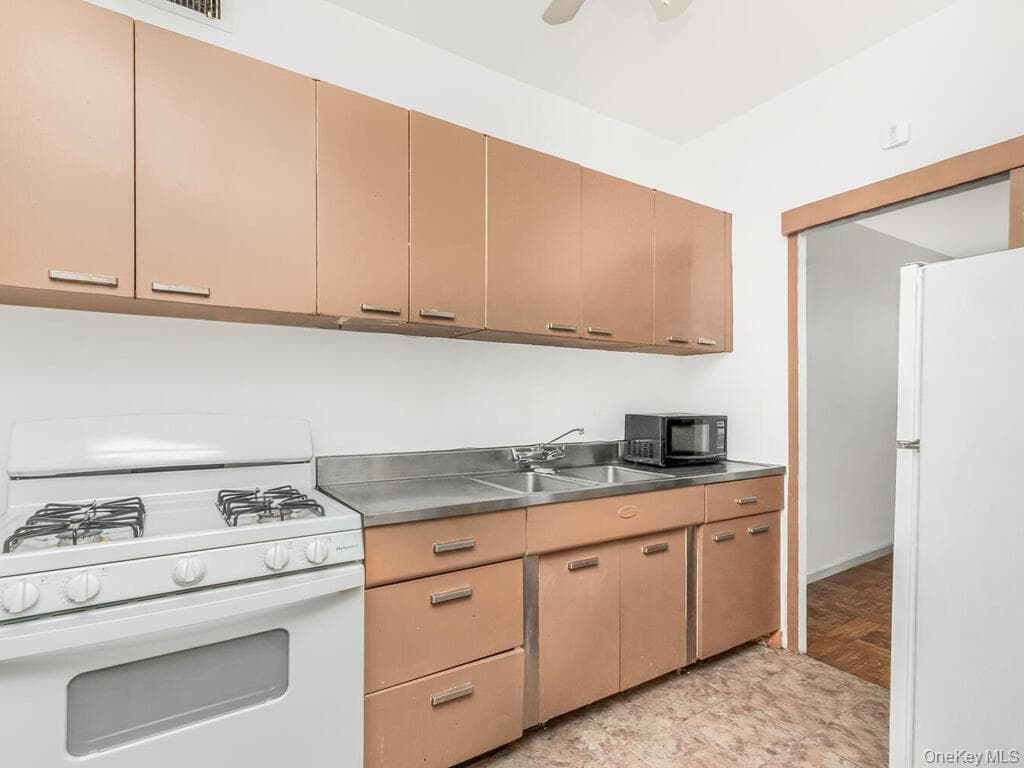 4 Fordham Hill Oval Unit: 1A thumbnail 10