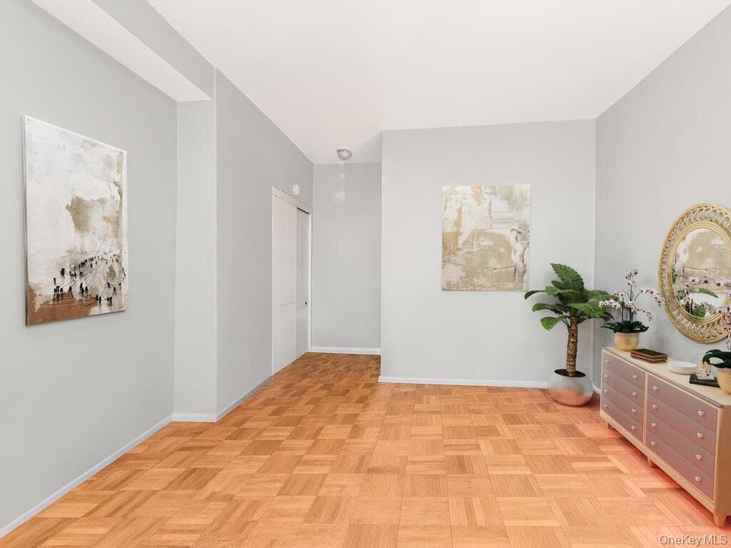 4 Fordham Hill Oval Unit: 1A thumbnail 4
