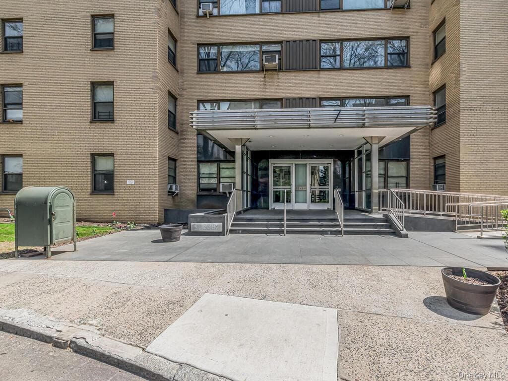 4 Fordham Hill Oval Unit: 1A thumbnail 17