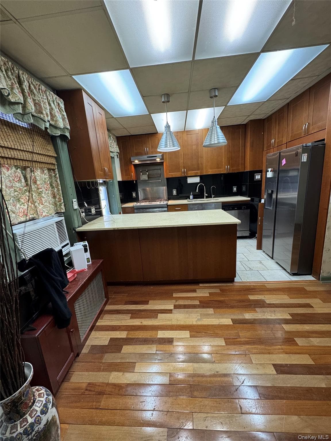 2922 Barnes Avenue AVE Unit: 5F thumbnail 3