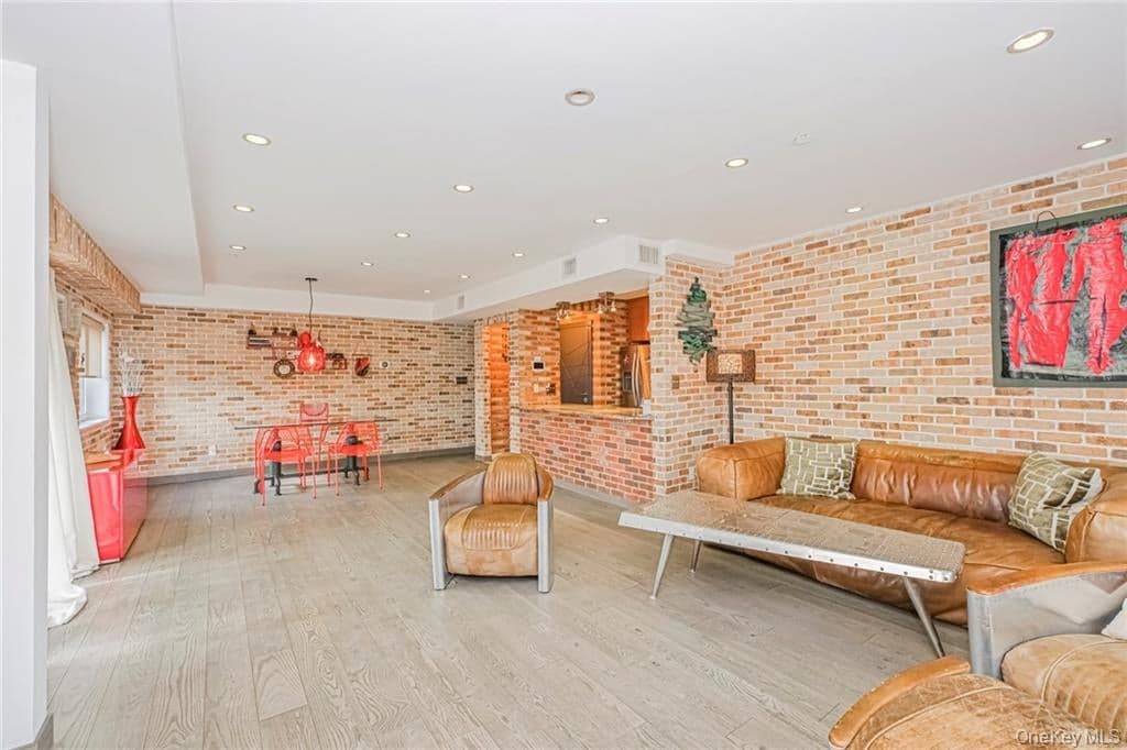 3567 Shore Parkway Unit: H4A thumbnail 2