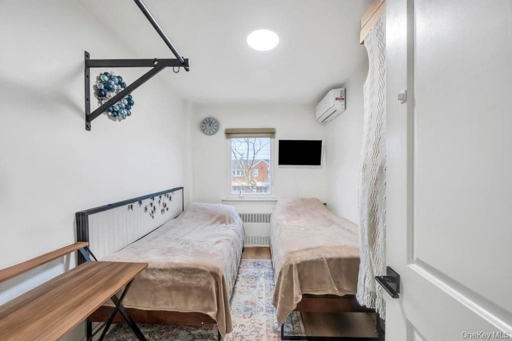 2033 E 68th Street thumbnail 15