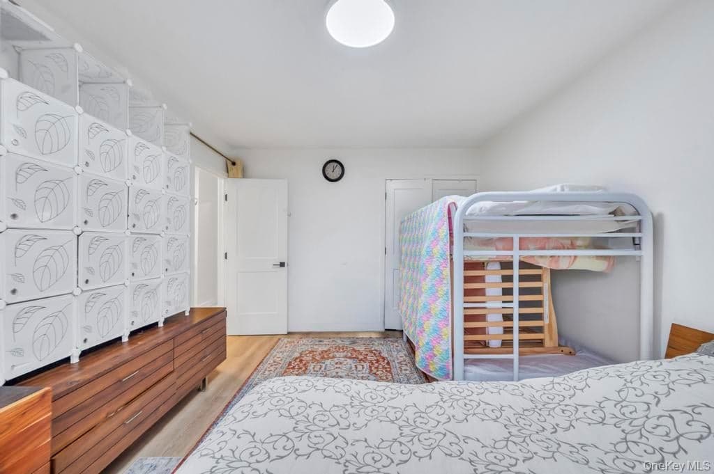2033 E 68th Street thumbnail 13