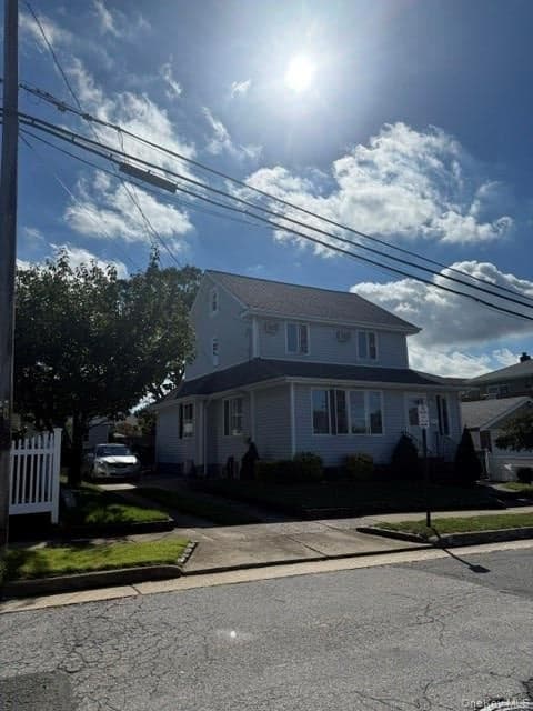 104 W Lincoln Avenue thumbnail 2