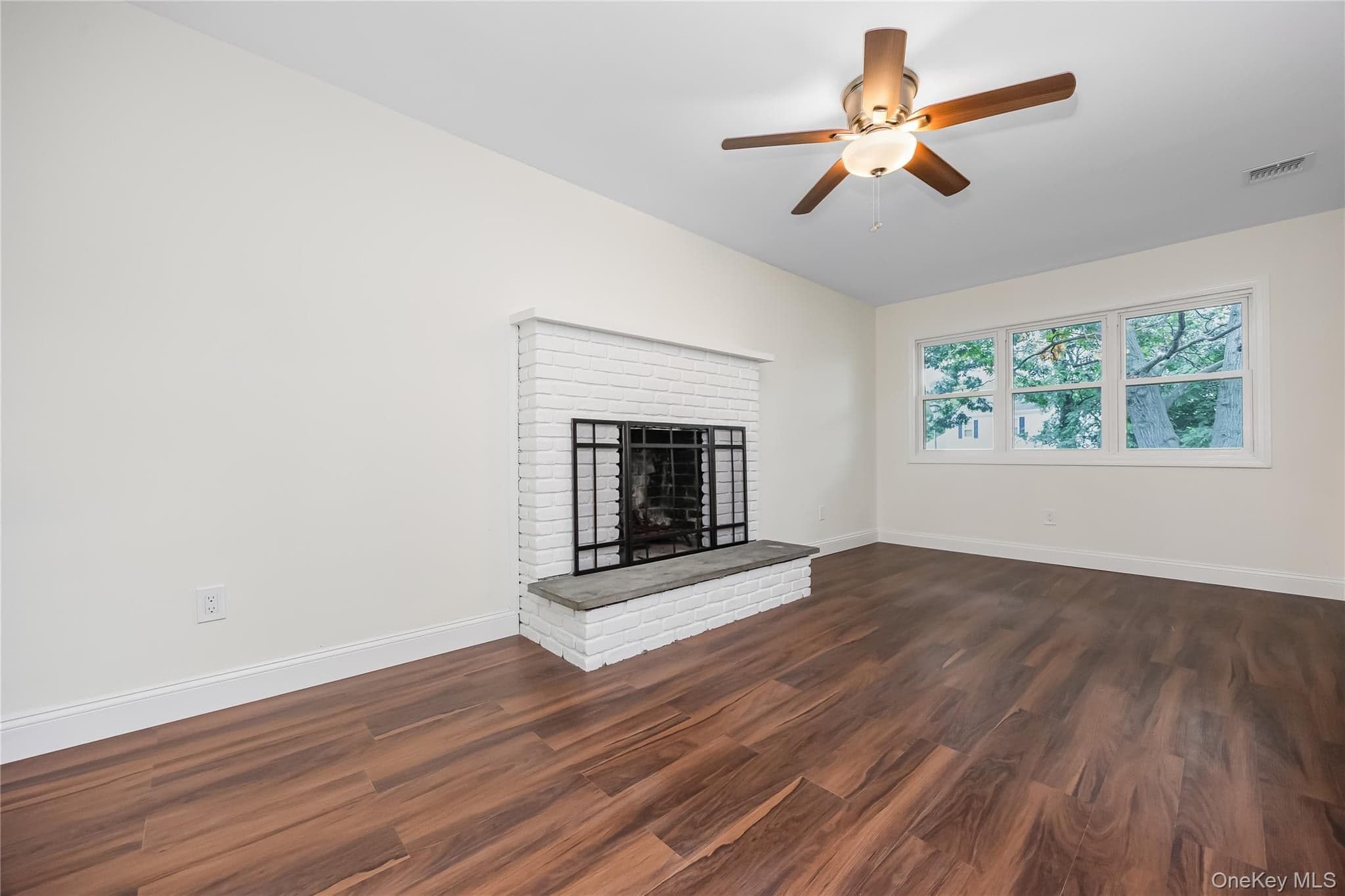 1182 E 3rd Avenue thumbnail 14