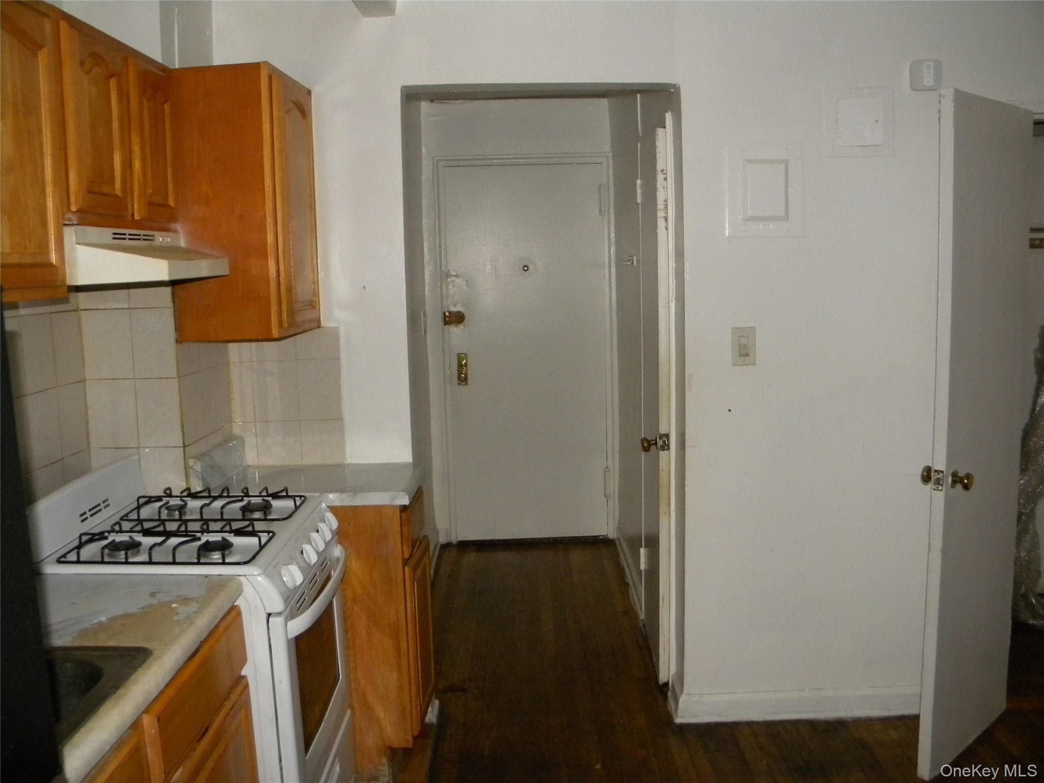 42-25 80th Street Unit: 5P thumbnail 2