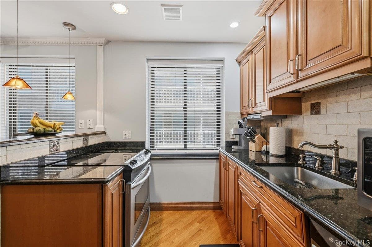 425 Shore Road Unit: 2D thumbnail 9