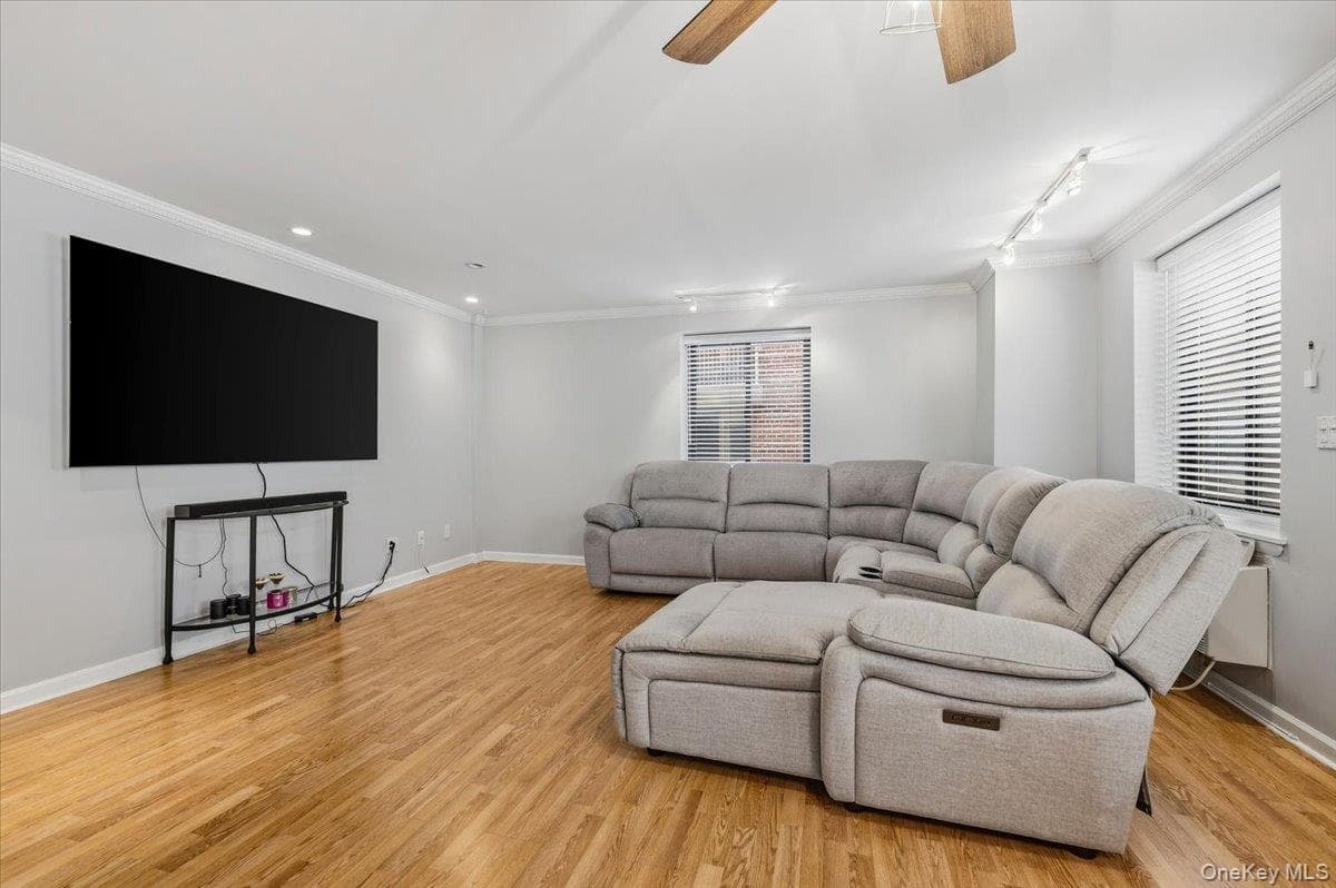 425 Shore Road Unit: 2D thumbnail 5