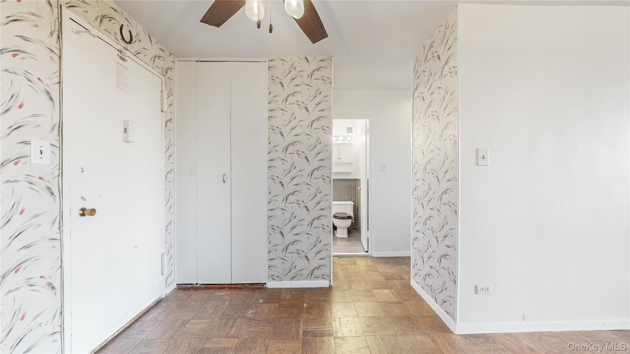 6120 Grand Central Parkway Pkwy Unit: A704 thumbnail 5