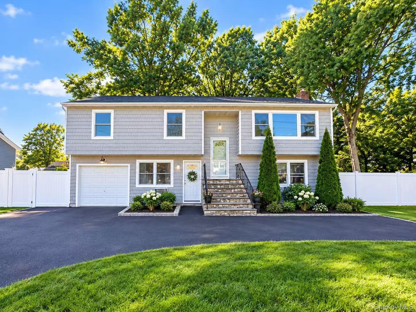90 Dorchester Road photo 1