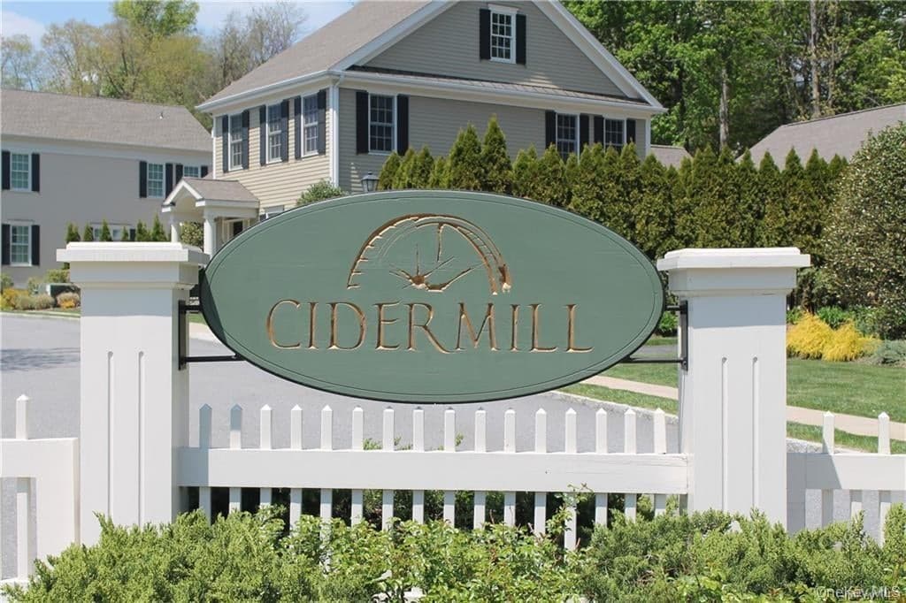 10 Cider Mill Circle thumbnail 37