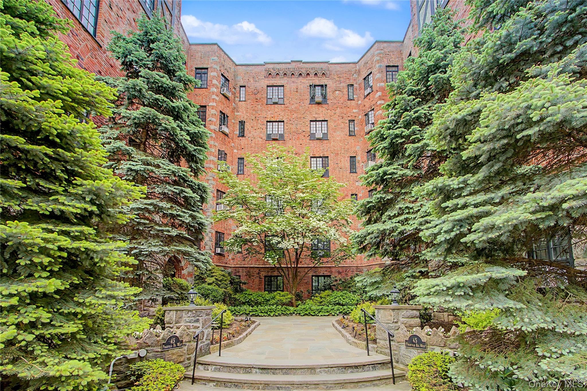 45 W Pondfield Road Unit: LL2 thumbnail 3