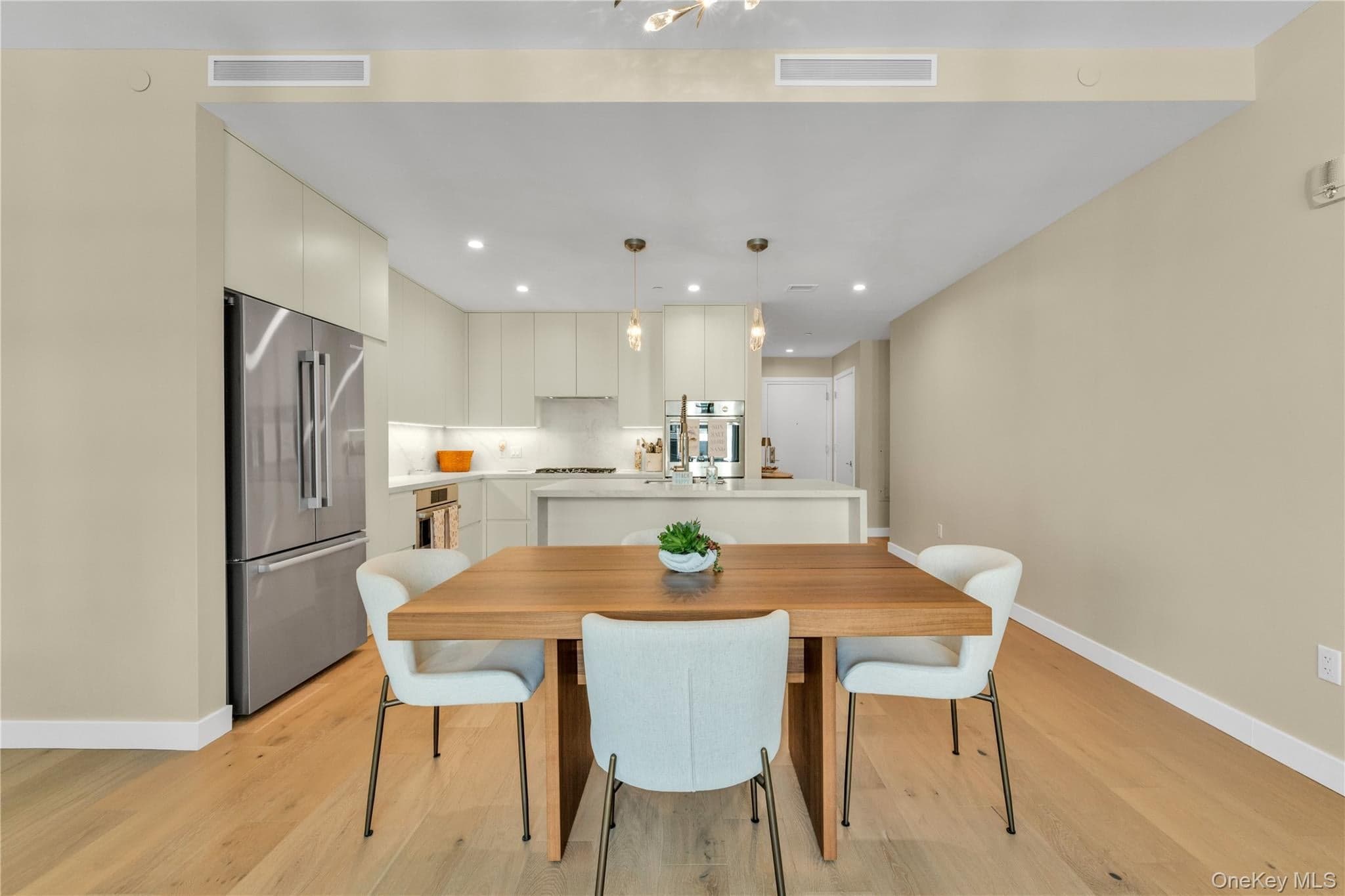 100 Boardwalk Unit: 904A thumbnail 4
