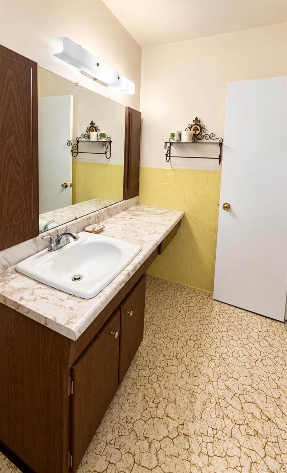 1840 Crompond Road Unit: 2-C3 thumbnail 8