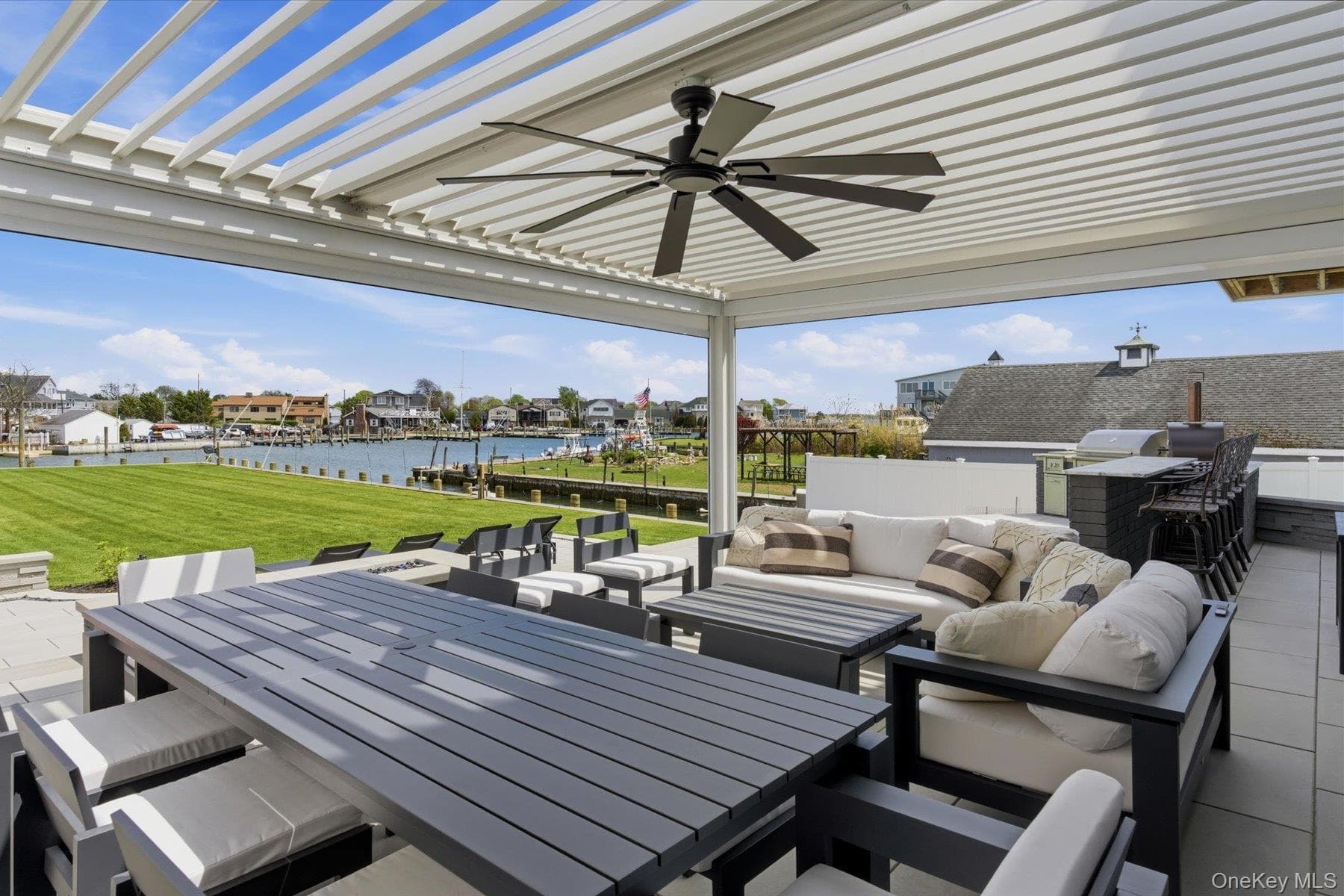 240 Clocks Boulevard thumbnail 31