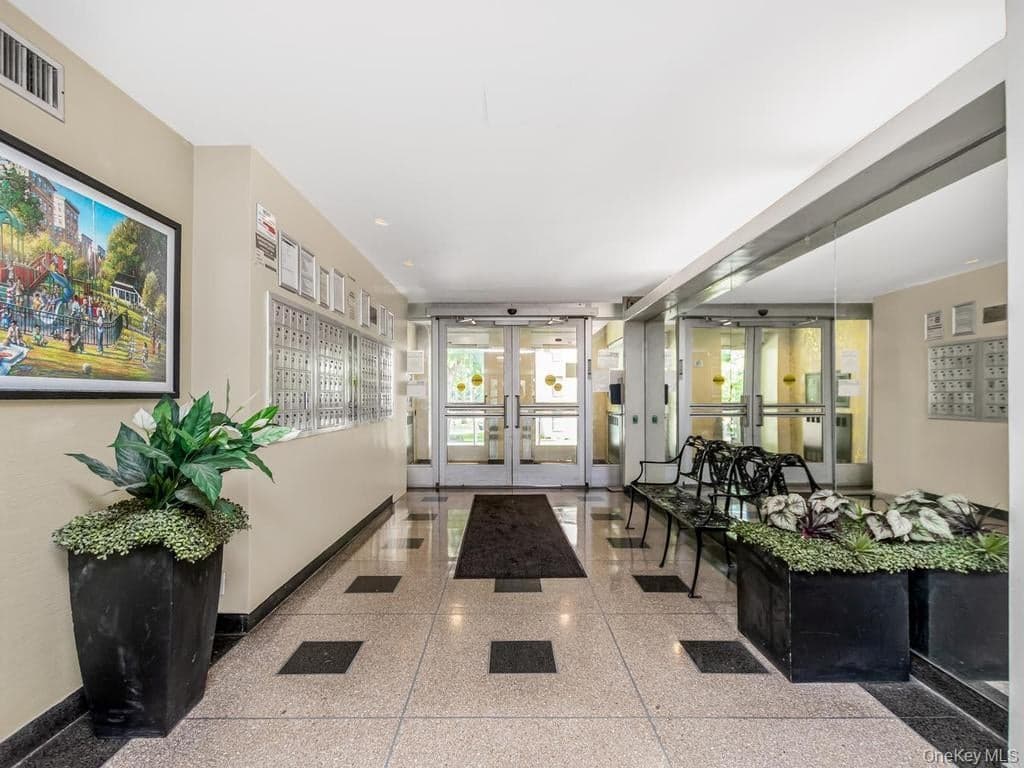 6 Fordham Hill Oval Unit: 10F thumbnail 2