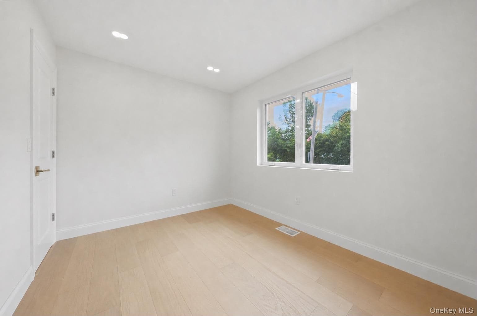 136 Udall Road thumbnail 22