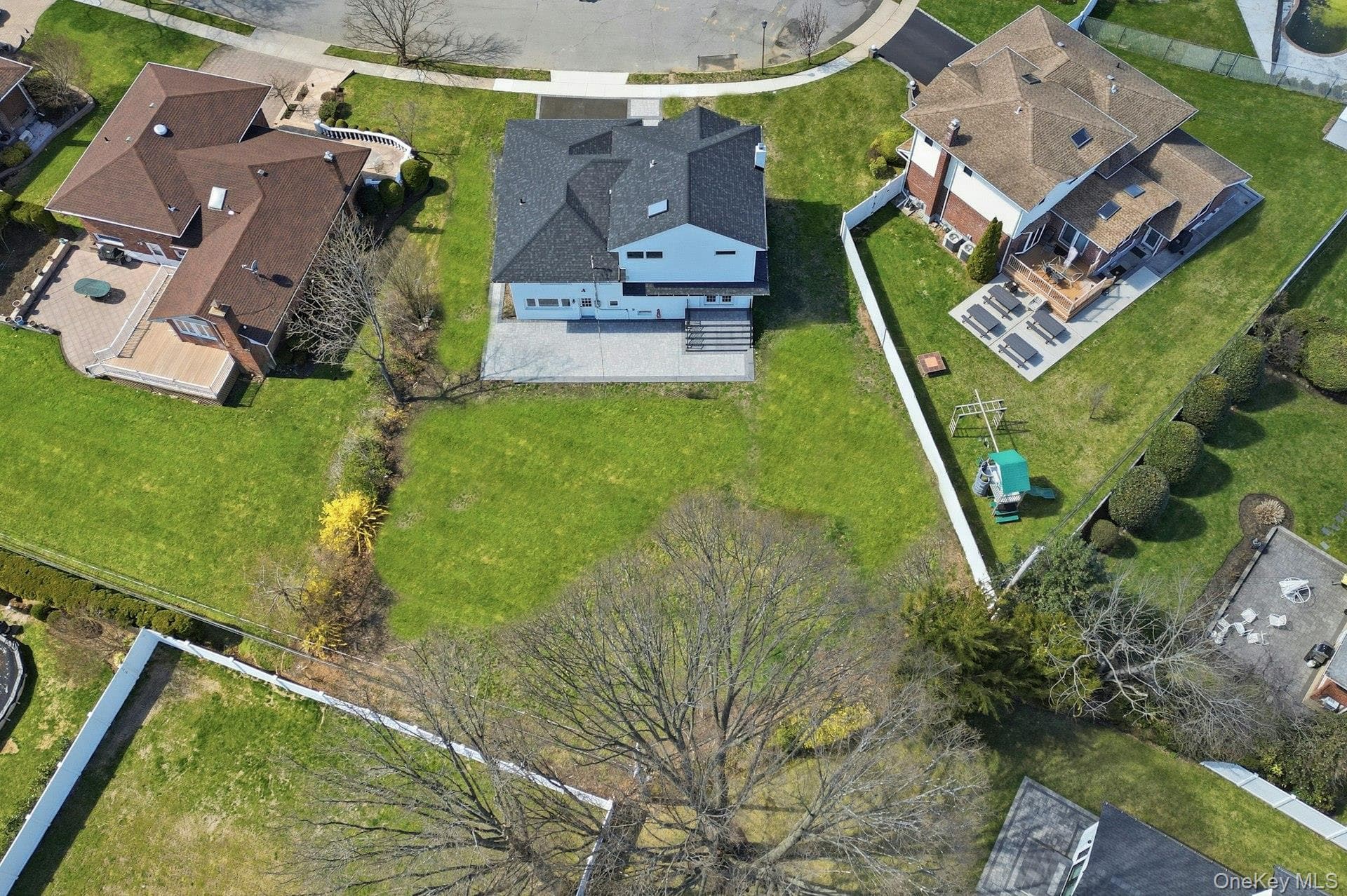 2040 Wellington Court thumbnail 46