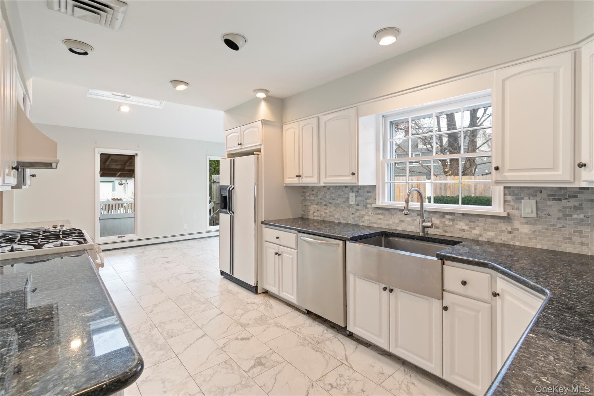 9 Oak Shore Drive thumbnail 5