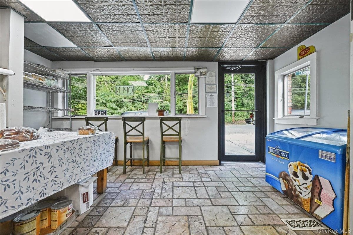 147 Landing Road thumbnail 9
