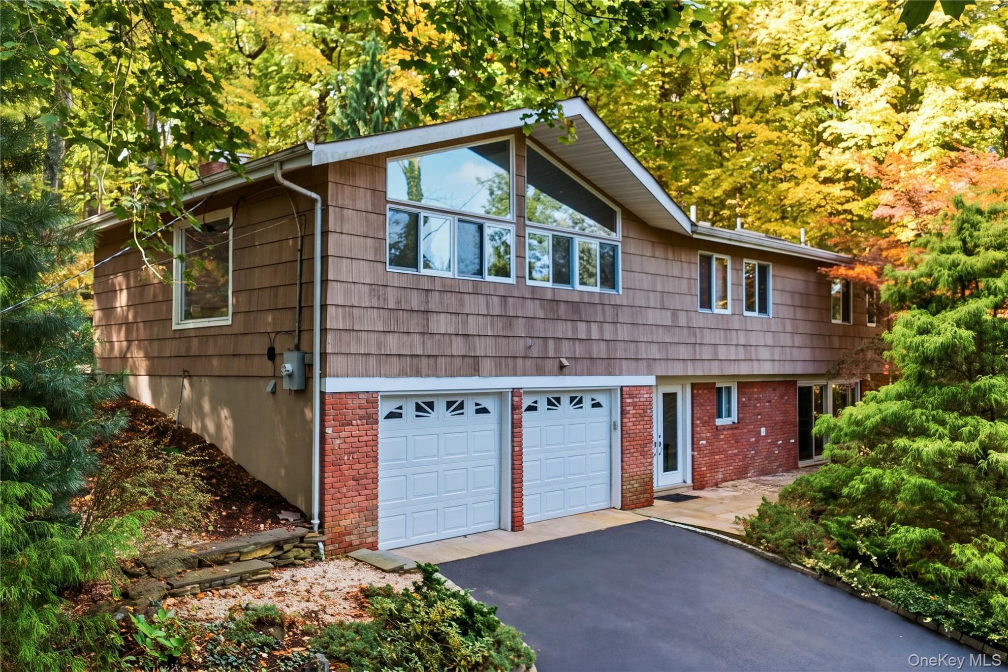 12 Sandy Hollow Road, Northport