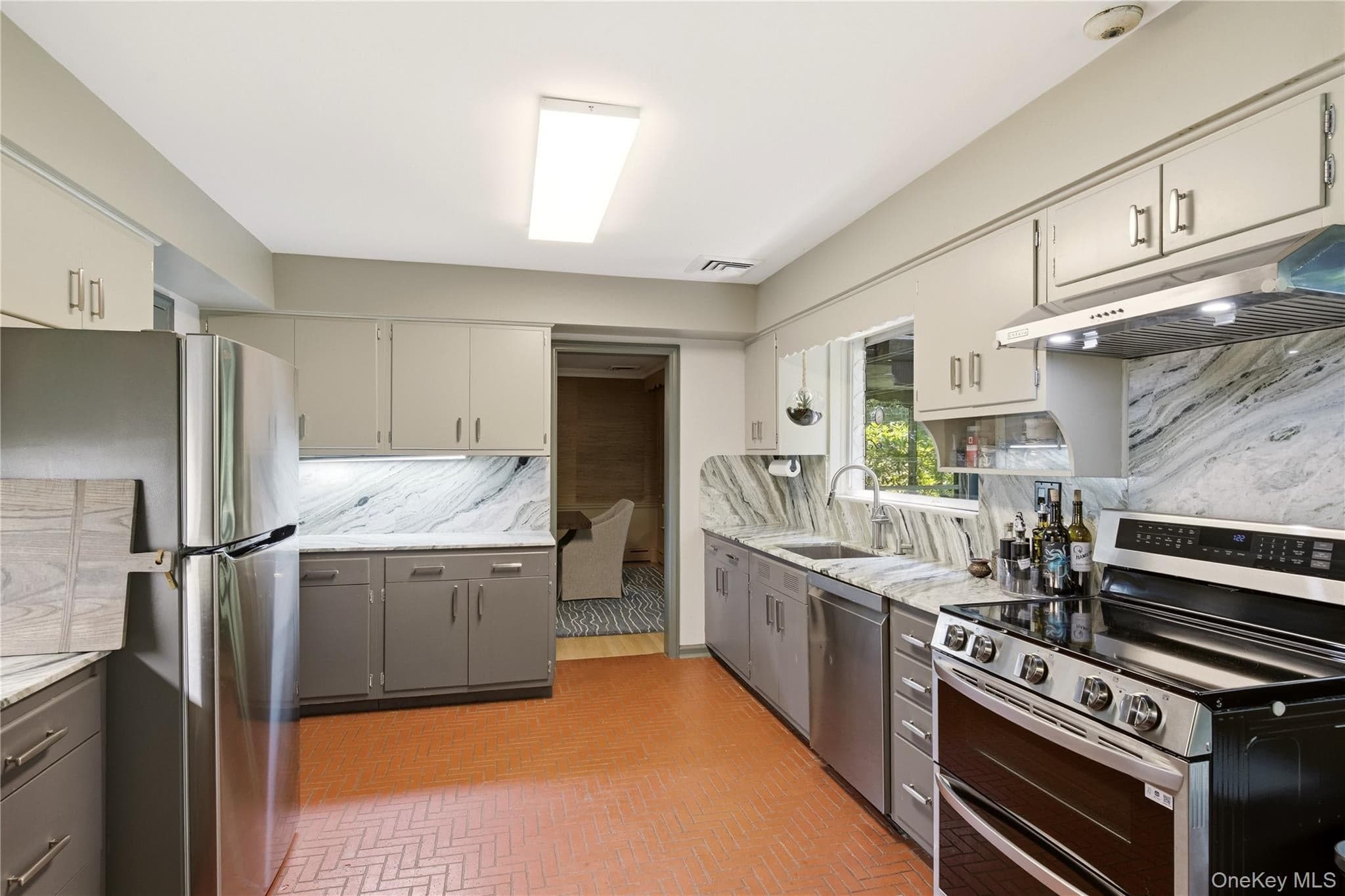 790 Bryant Avenue thumbnail 18