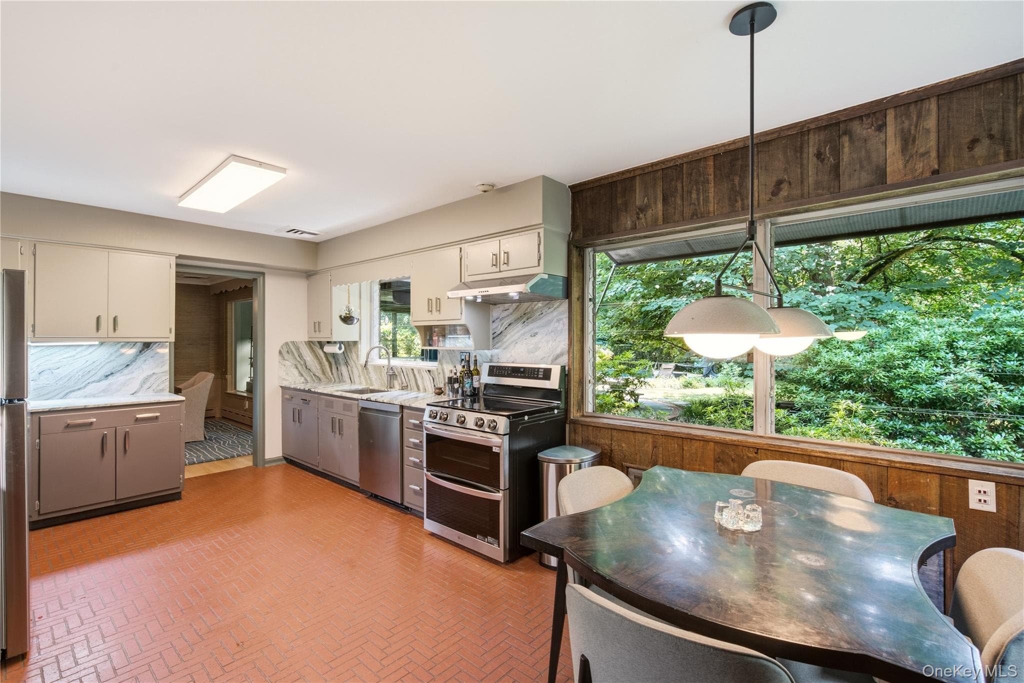790 Bryant Avenue thumbnail 17