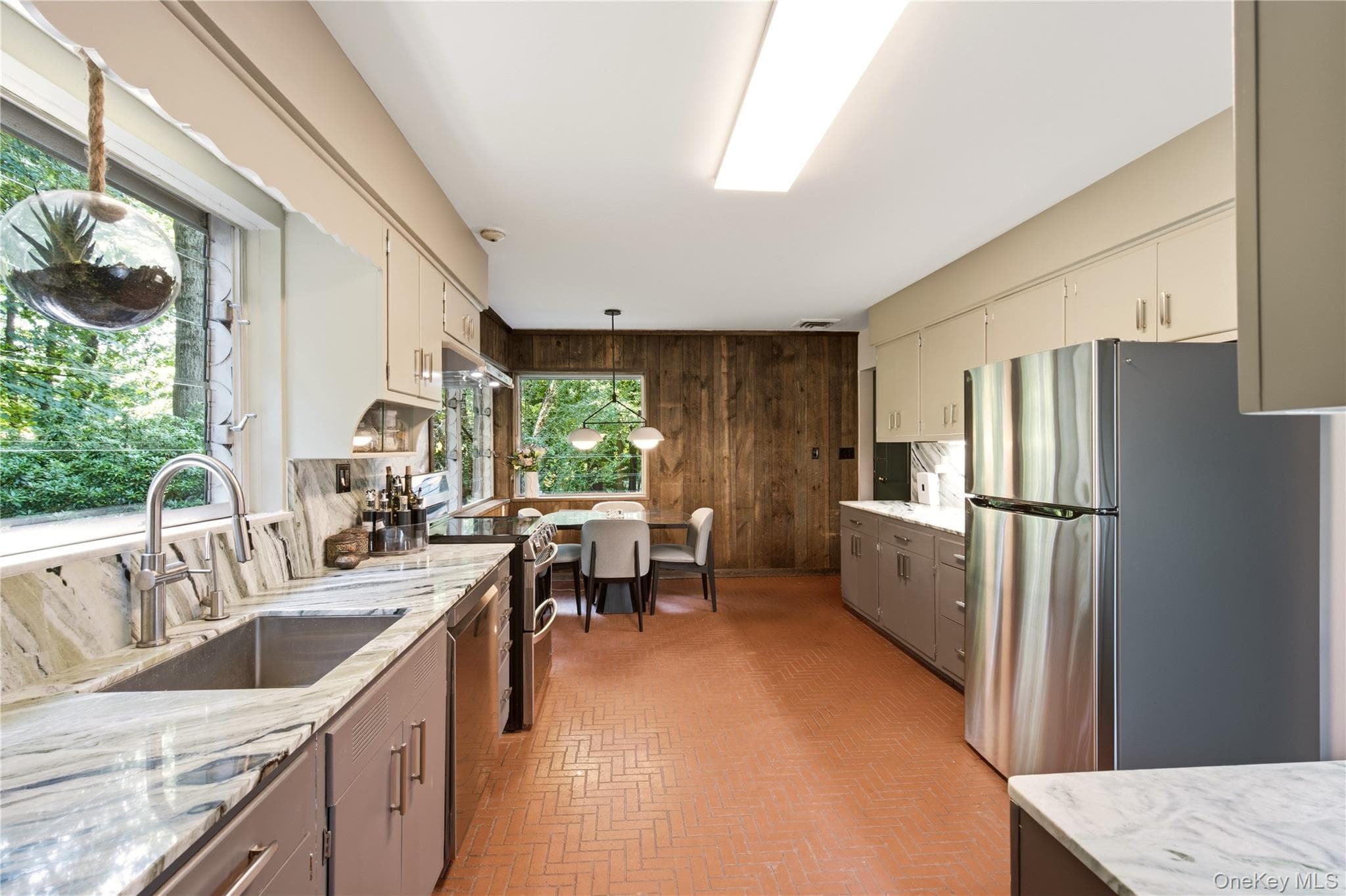 790 Bryant Avenue thumbnail 16