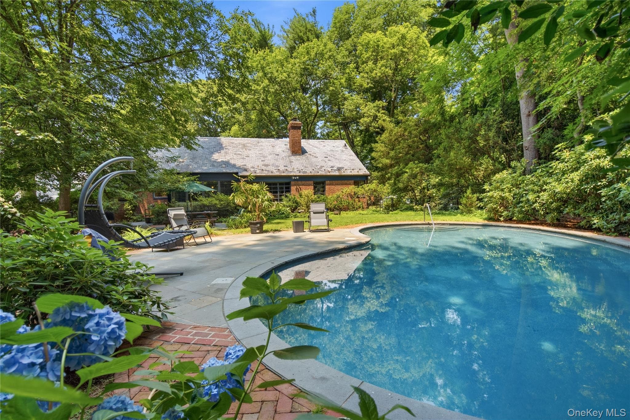 790 Bryant Avenue thumbnail 33