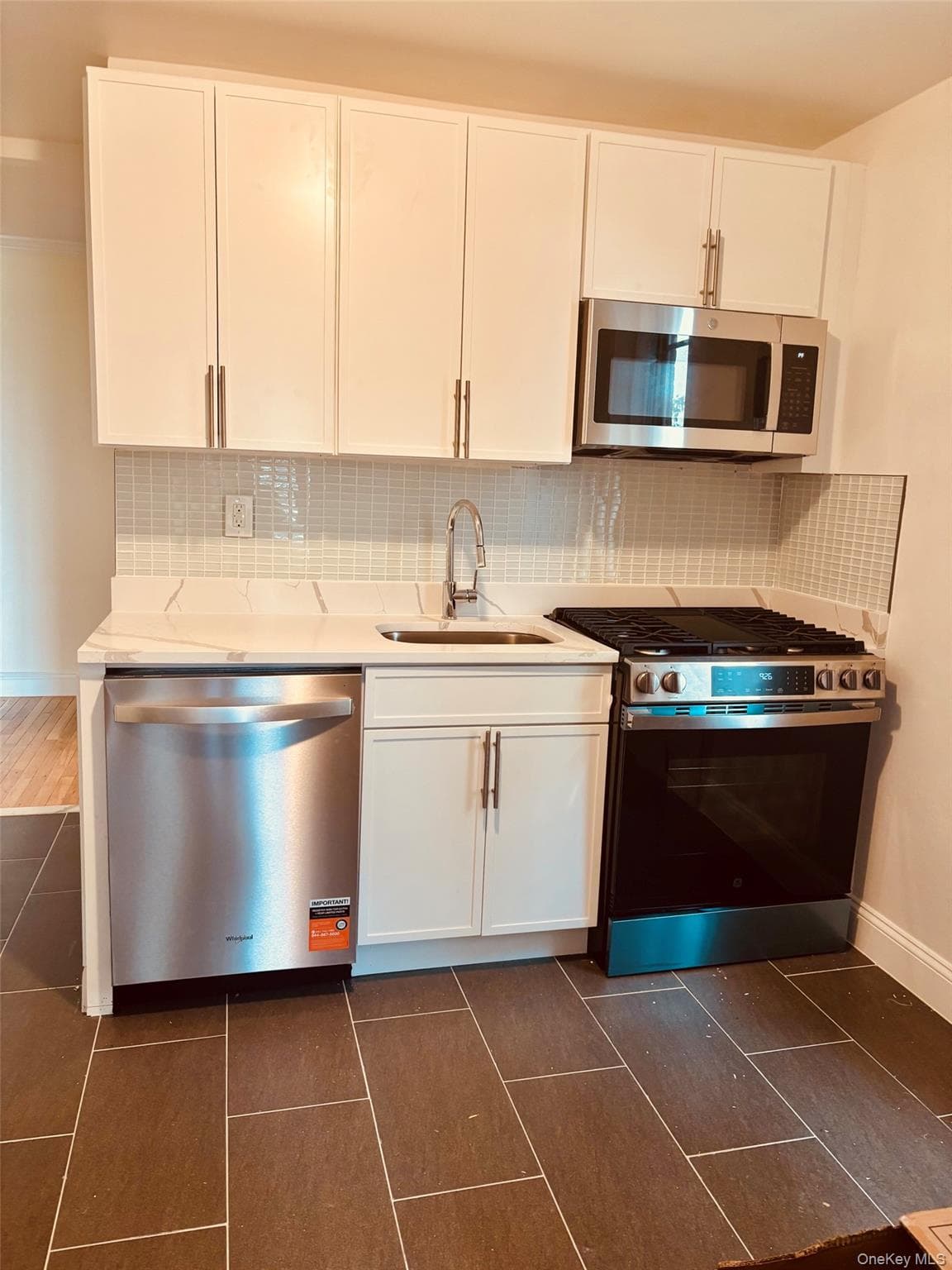 1304 Midland Avenue Unit: A43 thumbnail 4