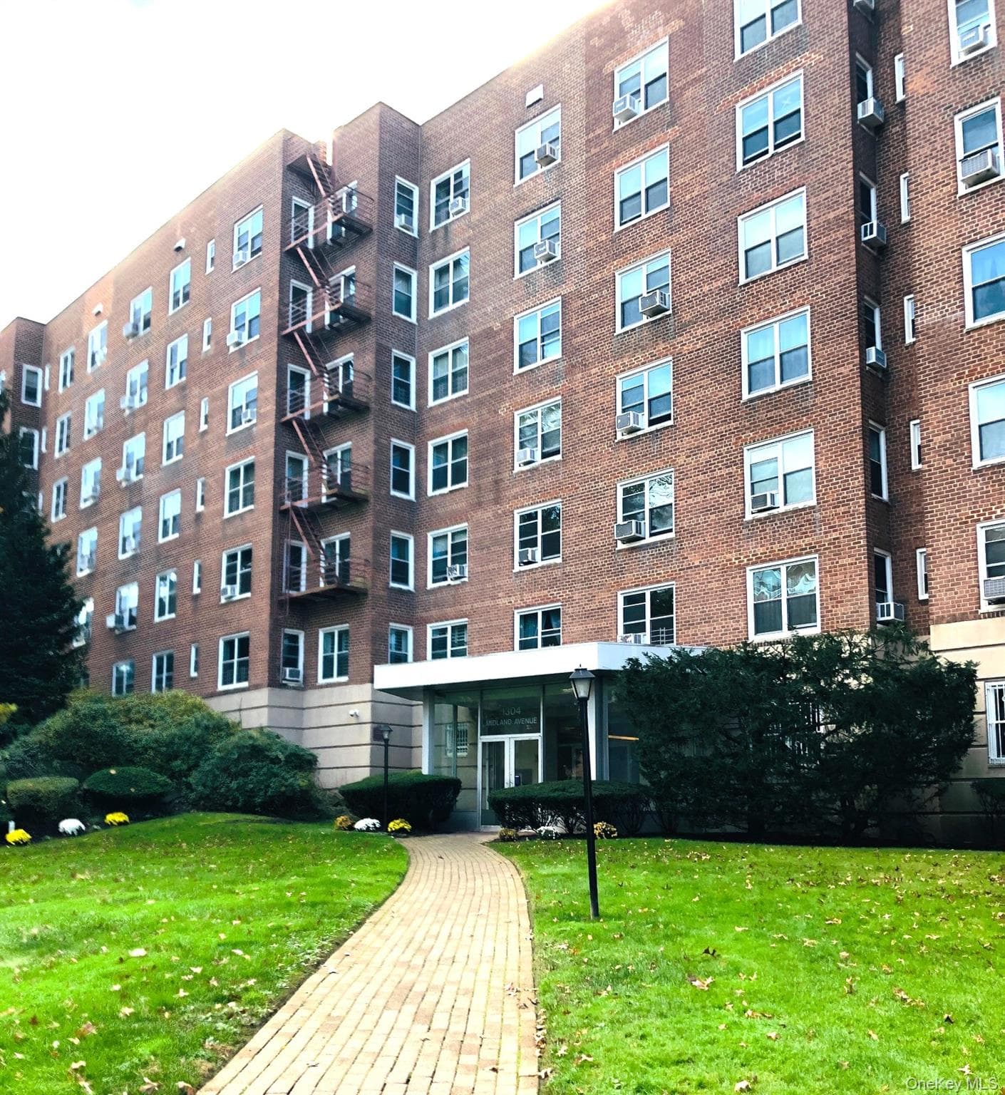 1304 Midland Avenue Unit: A43, Yonkers