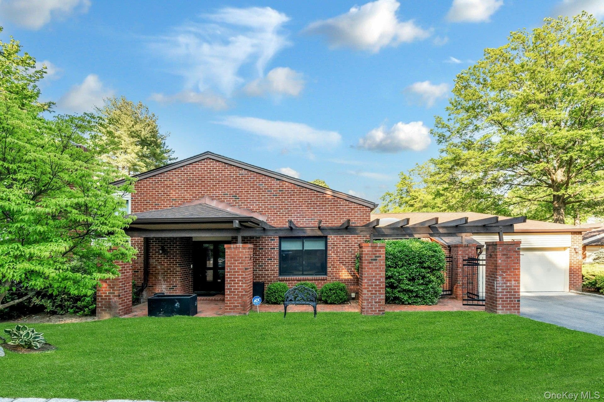 177 Gannet Court Unit: Belaire, Manhasset
