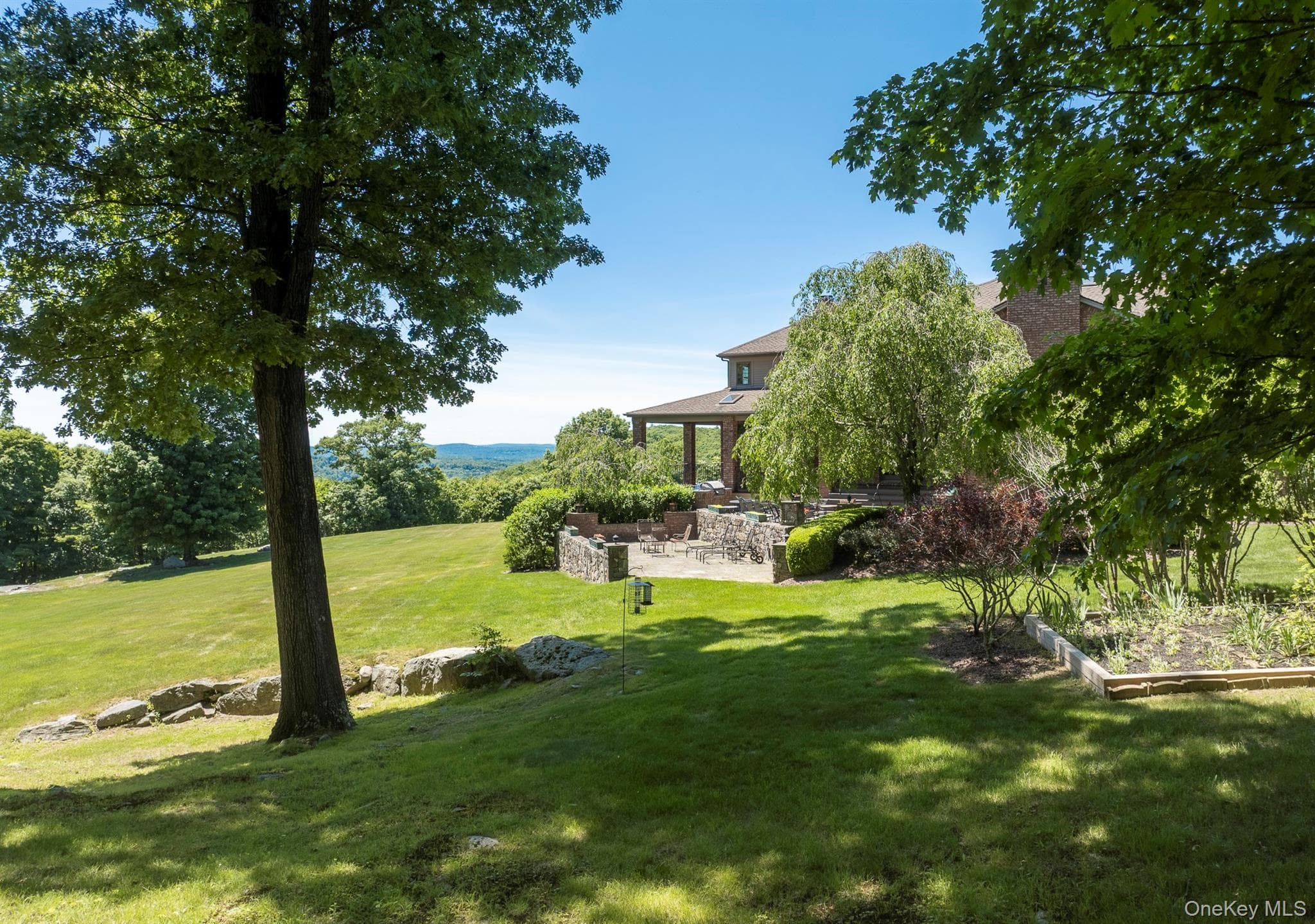 16 Reynwood Drive thumbnail 2