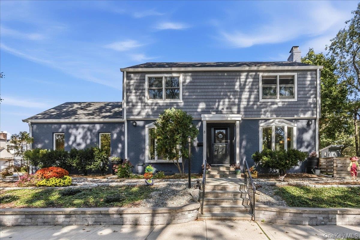 8 Woodland Road, Valley Stream